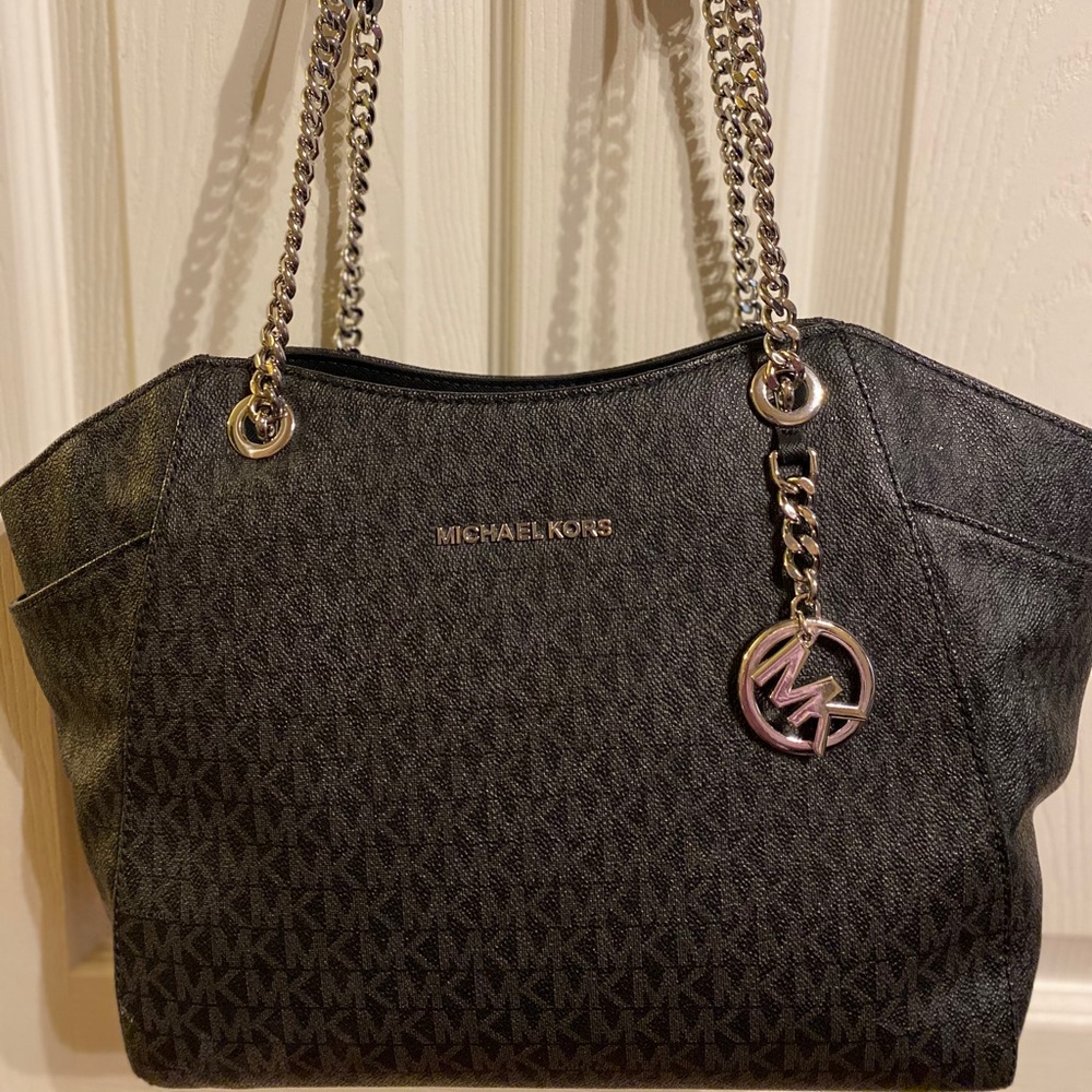 Micheal Kors purse